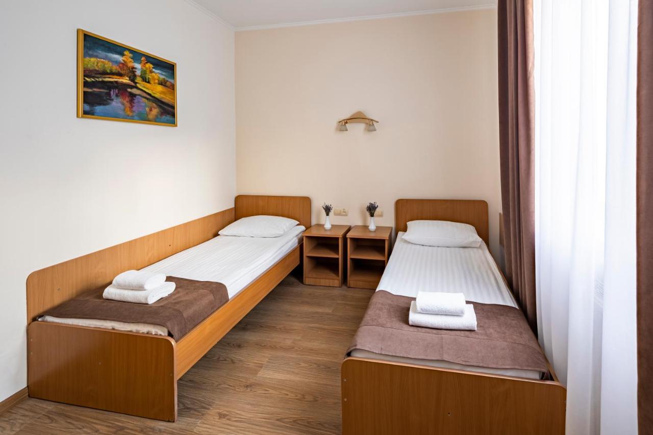 Hotel Galaktika Vynnyky Exterior photo